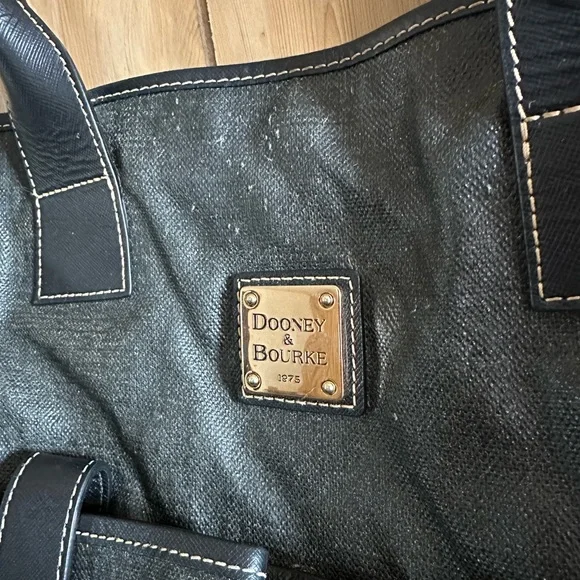 Vintage Dooney & Bourke Red Interior Large Purse/Tote with flaws - Picture 2 of 15